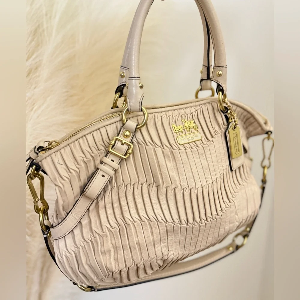 🌾  Coach Madison‎ Sophia Gathered Leather Satchel